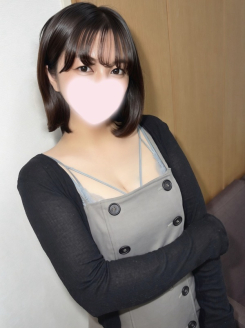 穏やかで柔らかな雰囲気ですが、大人の女性ならではの落ち着きのあるららさん入店！！